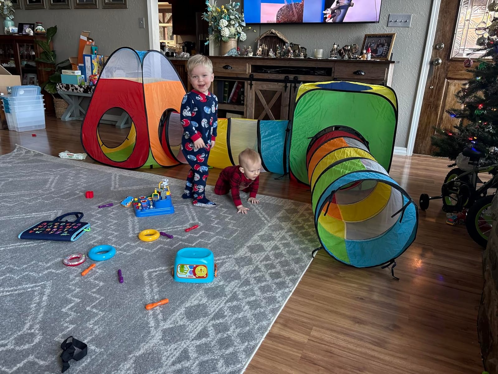 4 in 1: Play Tent With Crawling Tunnel, Partial Ball Pit, and Playhouse - Children's Baby Tent With Bag, Multi-Coloured customer photo 2