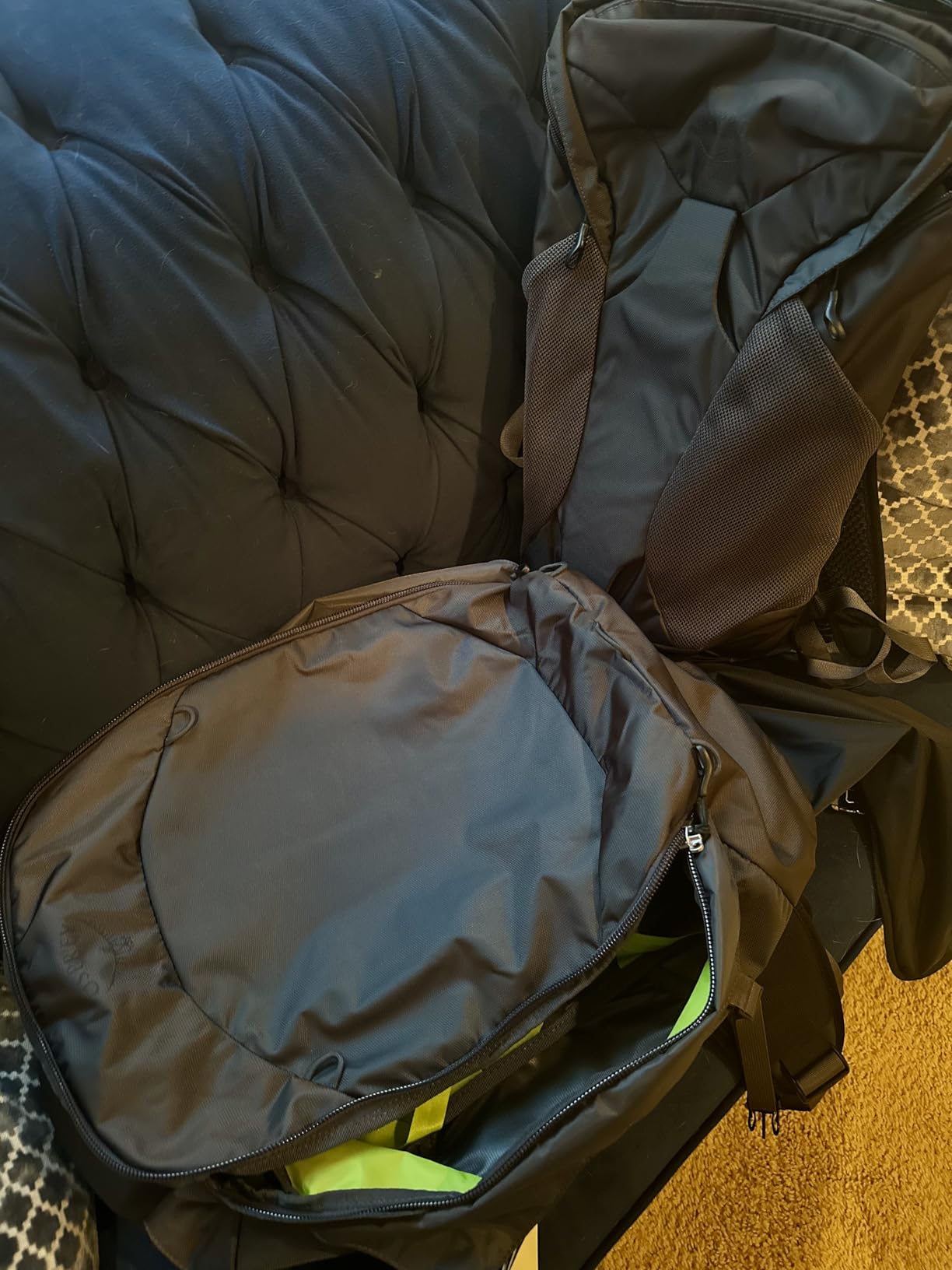 Osprey Farpoint 40L Men's Travel Backpack, Tunnel Vision Grey customer photo 2