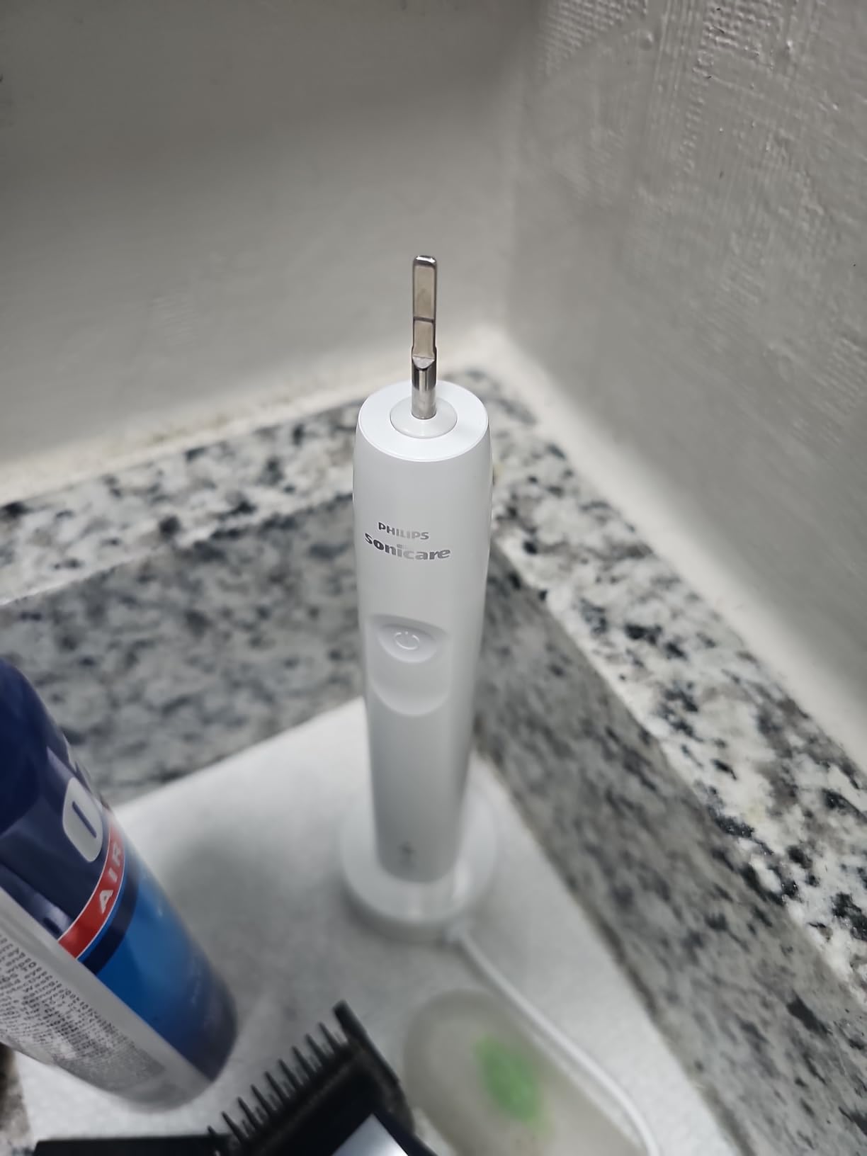 Philips Sonicare 4100 Rechargeable Electric Toothbrush, 1 Brush Head, White | 700% More Plaque Removal, Pressure Sensor, 2 Brush Settings, 2-Minute Guided Timer, 14-Day Battery, HX3681/23 customer photo 2