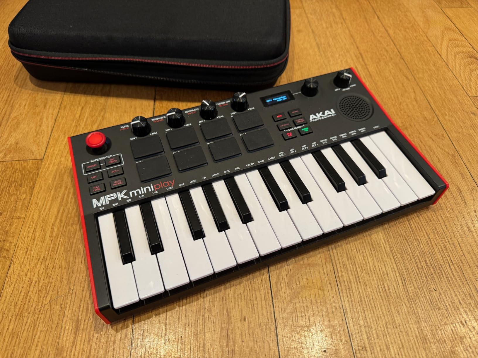 Akai Professional MPK Mini Play MK3 25-Key USB MIDI Keyboard Controller | Velocity-Sensitive Mini Keys, 8 MPC Pads, 8 Knobs, Built-In Sounds, Speaker, Software Suite Included, for Beat Makers customer photo 1