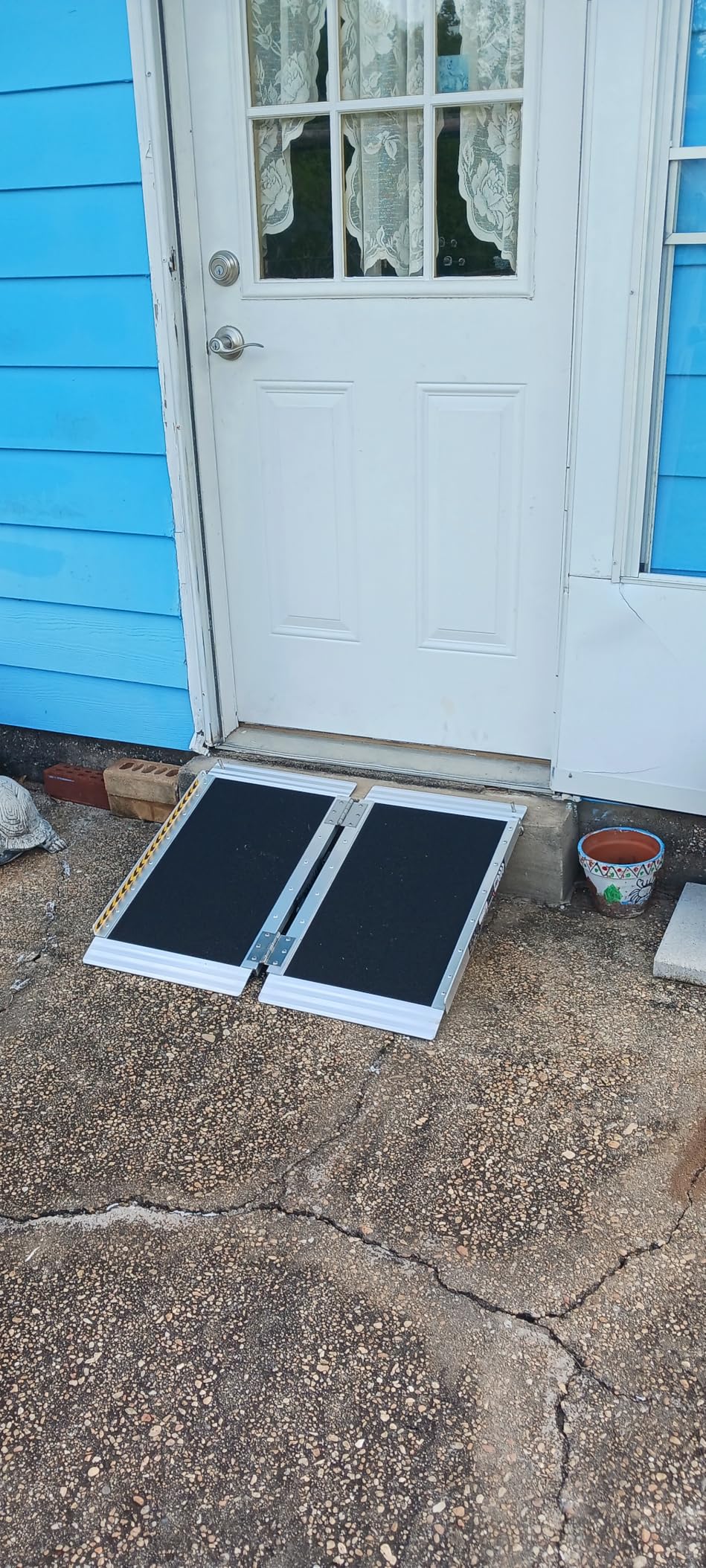 FACHNUO 2 Feet Portable Wheelchair Ramp, Non-Skid Aluminum Handicap Ramps with Handle, Folding Threshold Wheel Chair Ramp for Home Steps, Stairs, Entry, Doorways customer photo 1