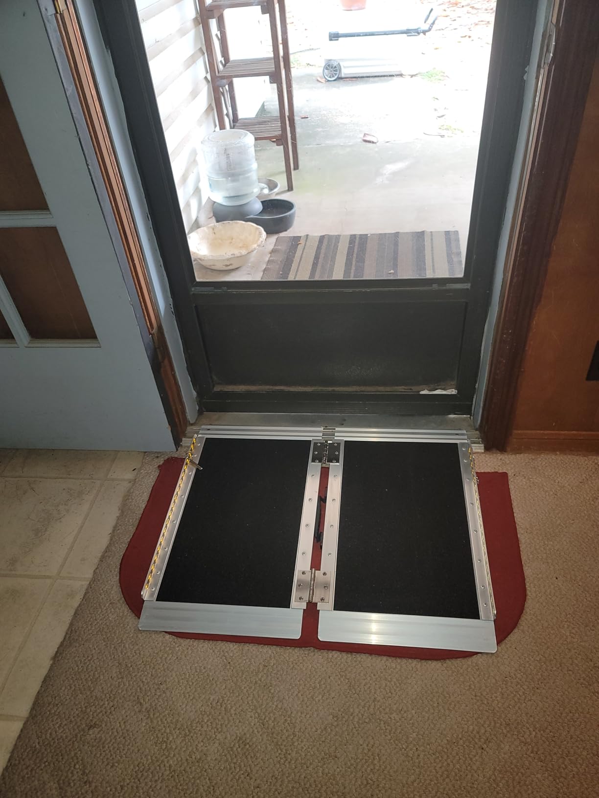 FACHNUO 4 Feet Portable Wheelchair Ramp, Non-Skid Aluminum Handicap Ramps with Handle, Folding Threshold Wheel Chair Ramp for Home Steps, Stairs, Entry, Threshold, Curbs, Stairs, 800LBS Capacity customer photo 2