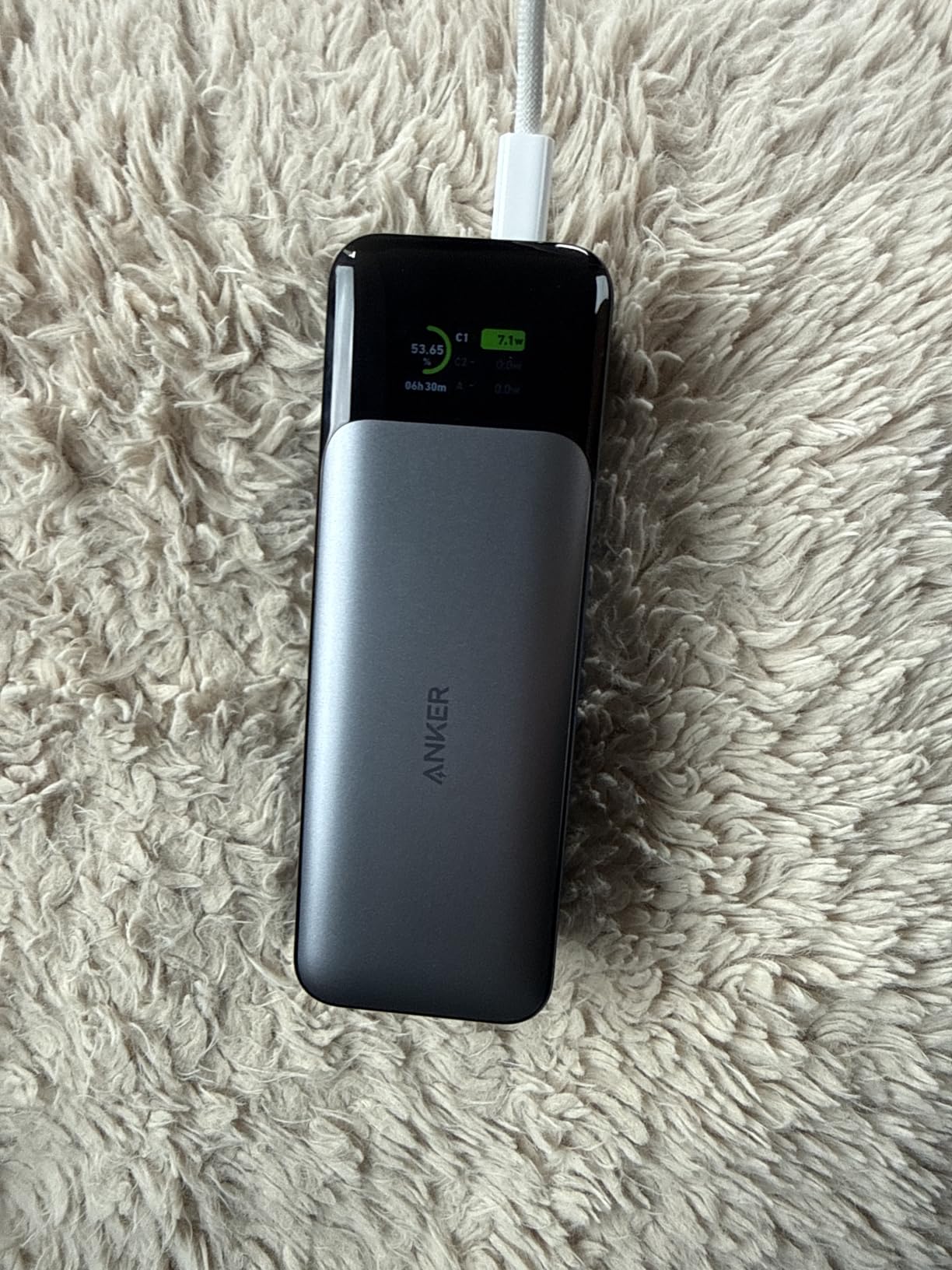 Anker 737 Power Bank, 140W 24,000mAh 3-Port Laptop Charger, Smart Display | Fast Multi-Device Charging, for iPhone 16 / 15 / 14 Series, Vision Pro, Samsung, MacBook, and More customer photo 1