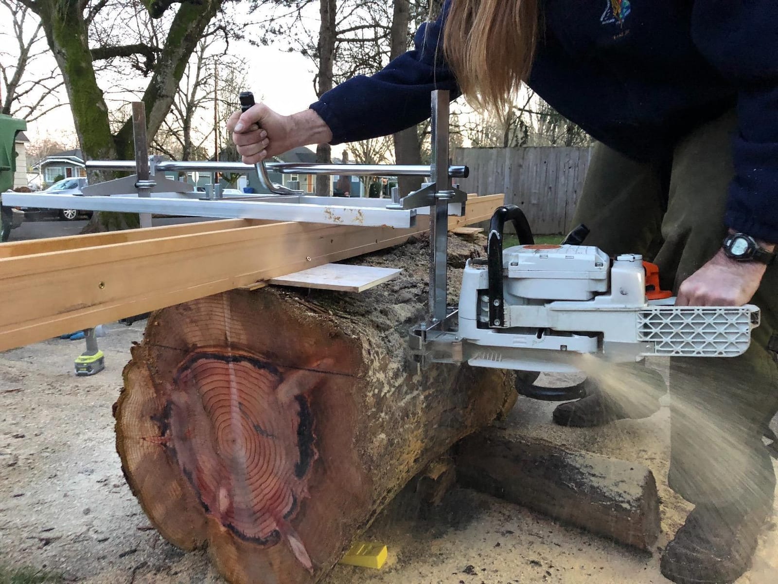 Portable Chainsaw Mill 36 Inches Planking Milling Bar Size 14 Inches to 36 Inches, with 9Ft Rail Mill Guide System customer photo 2