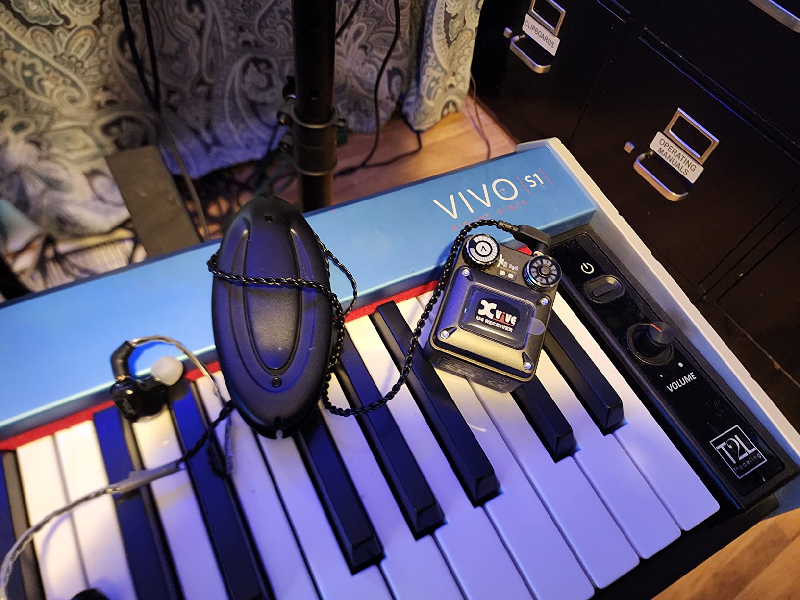 Xvive U4 Wireless in-Ear Monitor System Set customer photo 1
