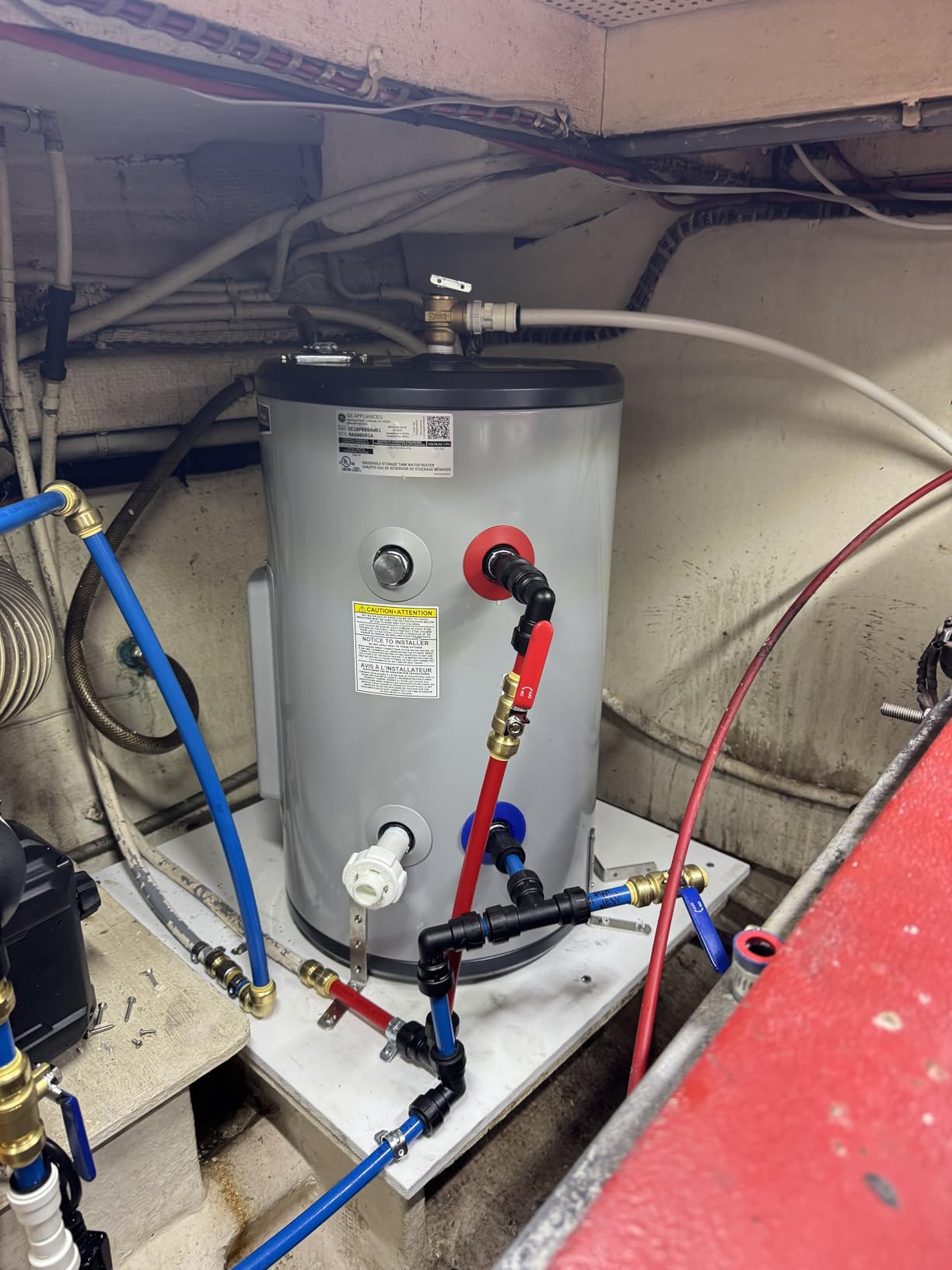 GE Appliances 18 Gallon Versatile Plug and Play Electric Water Heater with Adjustable Thermostat, Easily Installs Where You Want It, 120 Volt customer photo 1