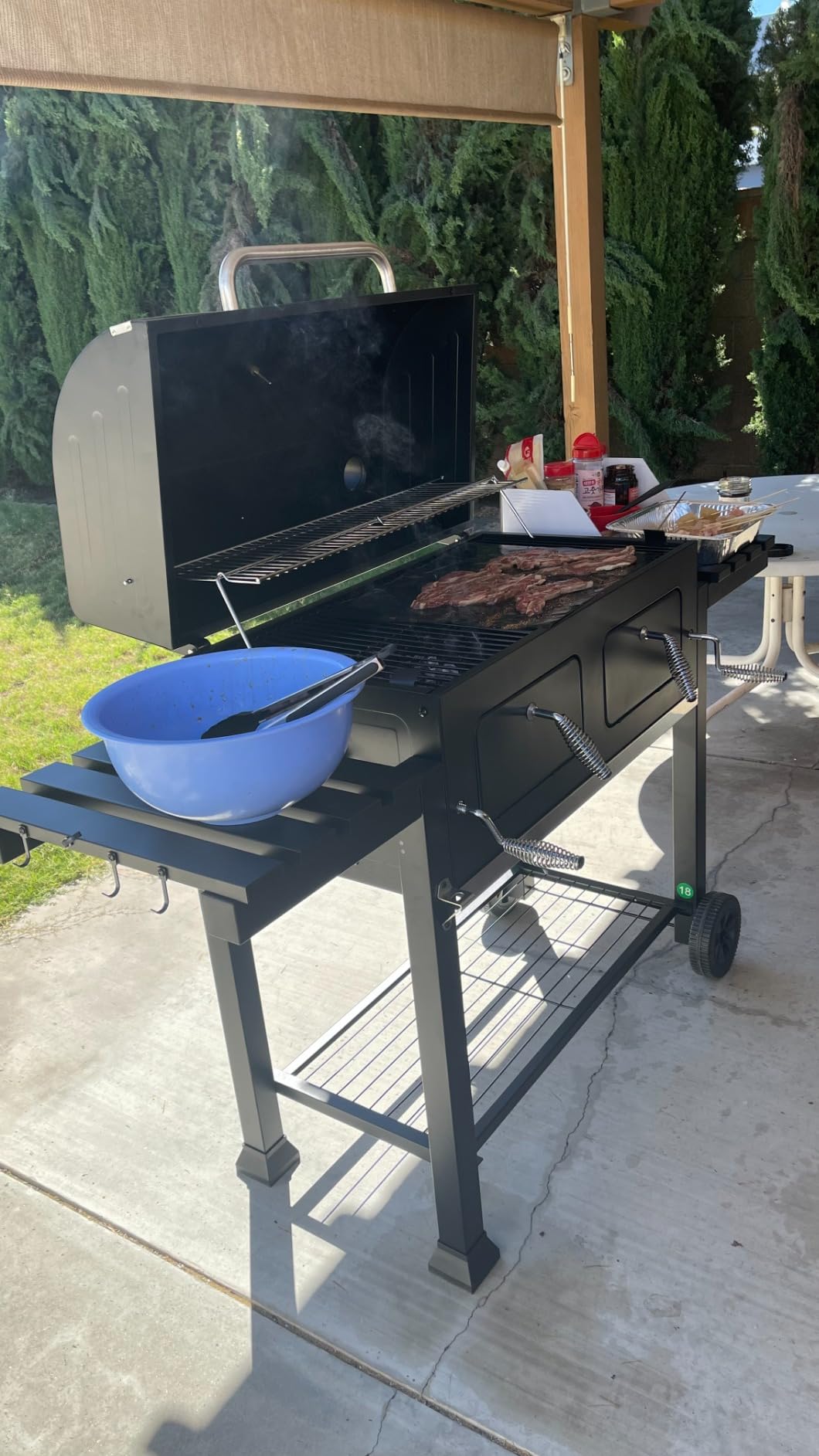 Sophia & William Extra Large Charcoal Grills with 794 SQ.IN Cooking Area | Outdoor Barbecue Grill Heavy Duty with 2 Individual Lifting Charcoal Tray and Foldable Side Table, BBQ Outdoor Cooking, Black customer photo 1