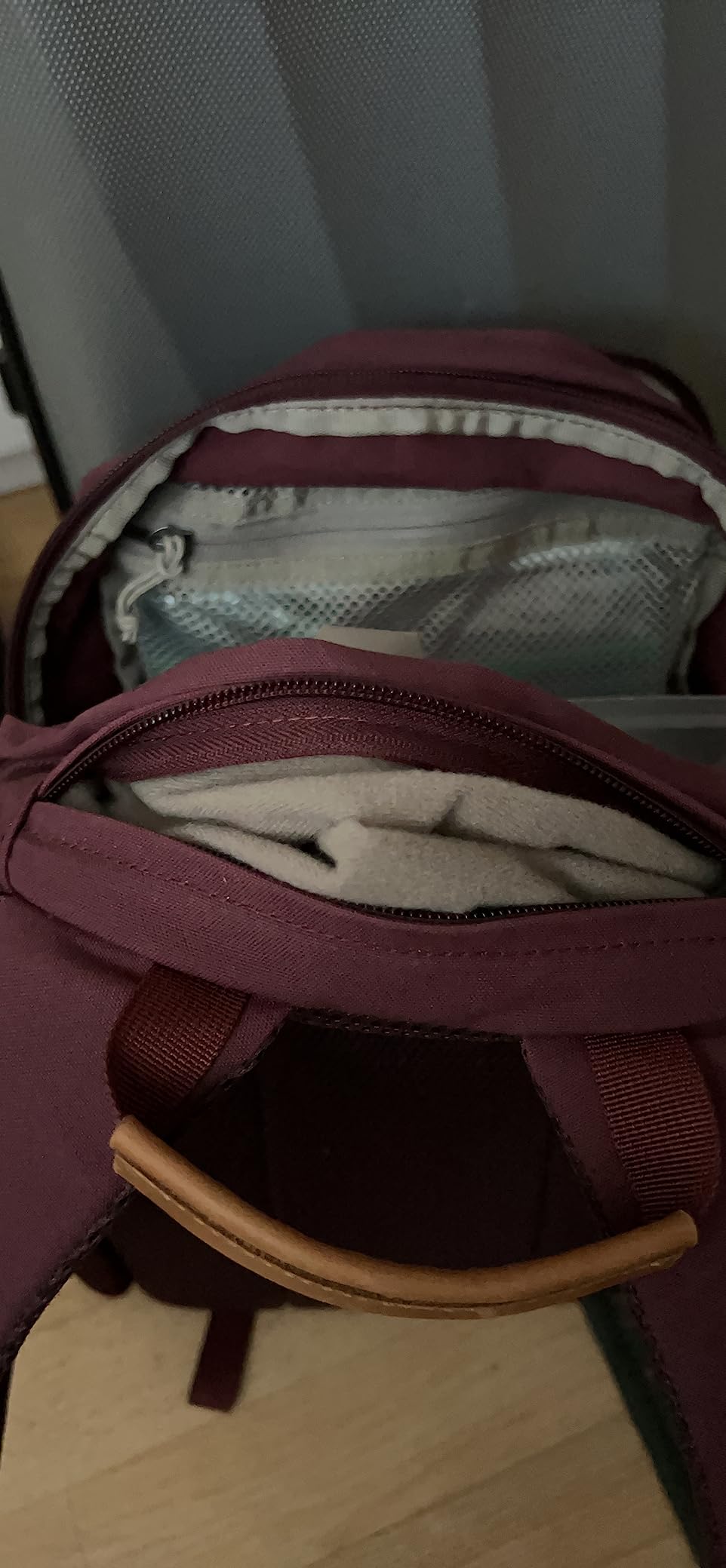 Fjällräven Raven 20 Backpack - Multi-Pocket Organization, Padded Support, Durable Fabric - Commuting, Travel, Black customer photo 1