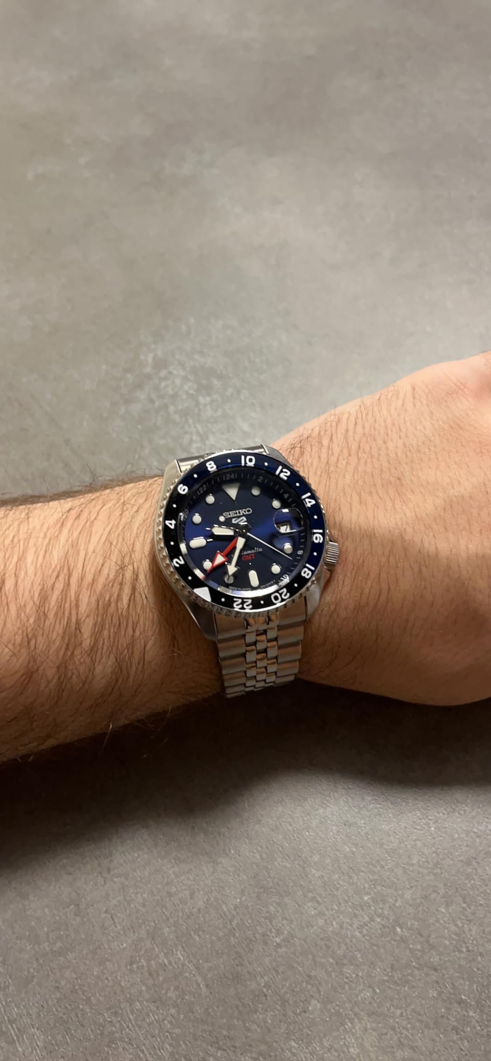 Seiko SSK003 Automatic Watch for Men - 5-Sports - Blue Dial with Date Calendar and Luminous Hands & Markers and Black & Blue GMT Bezel, 100m Water-Resistant customer photo 1