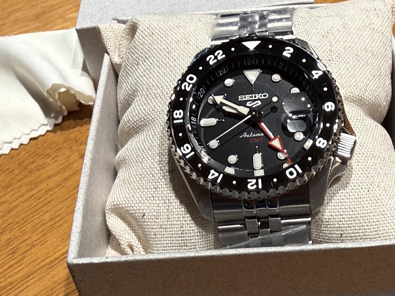 Seiko SSK001 Automatic Watch for Men - 5-Sports - Black Dial with Date Calendar and Luminous Hands & Markers and Black & Gray GMT Bezel, 100m Water-Resistant customer photo 1