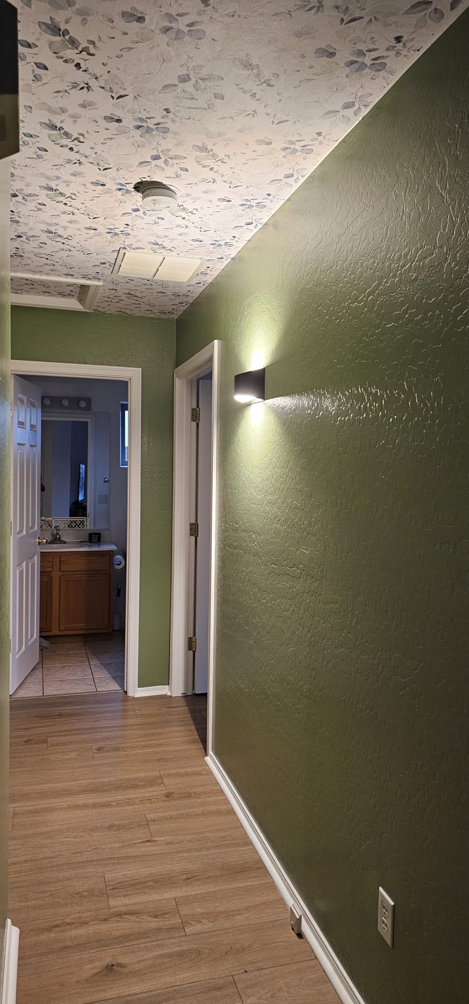 Aipsun Black Modern LED Wall Sconce Indoor Wall Lights 1 Pack Hardwired Up and Down Wall Mount Light for Living Room Bedroom Hallway Corridor Conservatory Warm White 3000K(with G9 Bulbs) customer photo 1