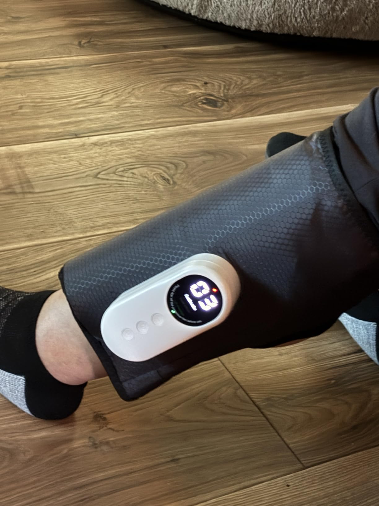 LINGTENG Leg Massager for Circulation and Pain Relief, Calf Air Compression Massager with Heat, Leg Massager with 3 Intensities, 3 Modes, Easy to use, Muscle Relaxation, Gifts (Pair) customer photo 1