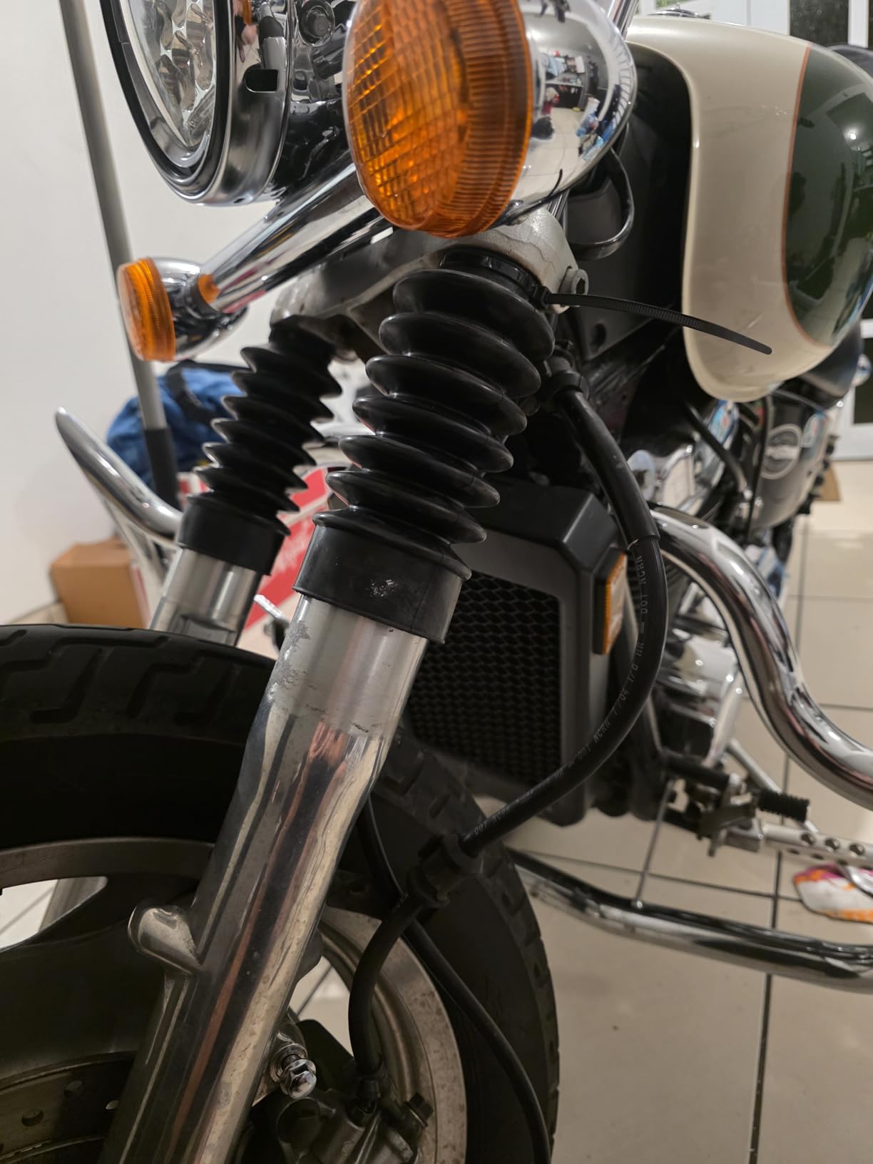 PSLER 39mm Motorcycle Front Fork Covers Guards Rubber Gaiters Gators Shock Boots Shock Absorber Covers Protector Fit for Sportster XL883 1200 Dyna FXD with 39mm Fork. customer photo 2