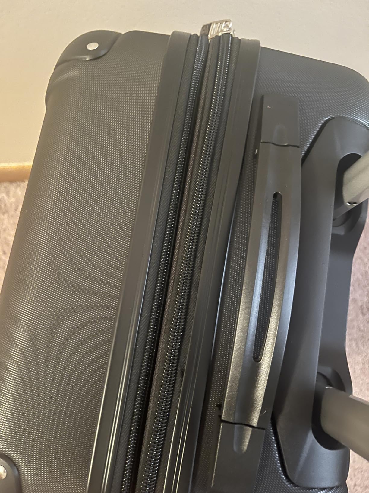 Travelers Club Chicago Hardside Expandable Spinner Luggage, Thyme Green, 22
