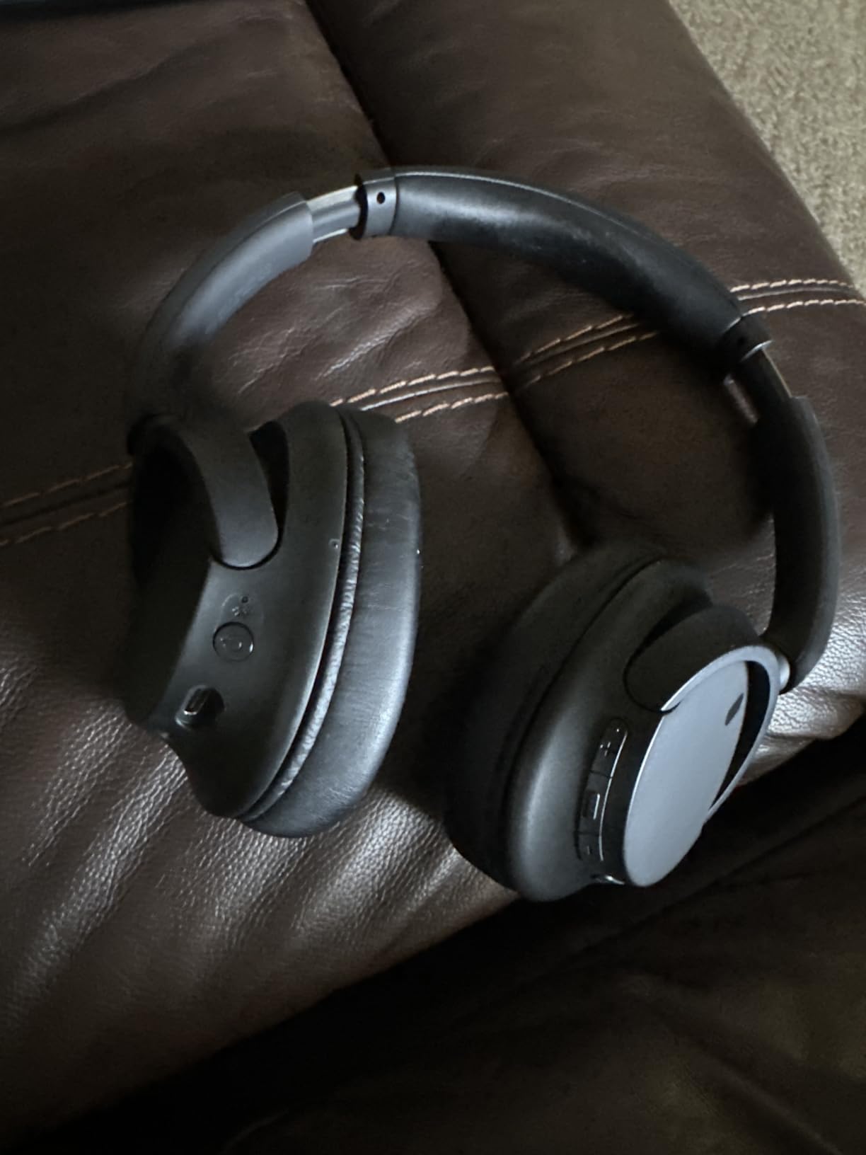 Sony WH-CH720N Wireless Noise Cancelling Over-Ear Headphones, Black | Comfortable Lightweight Design, Dual Noise Sensor technology, Up to 35 Hrs Battery with Quick Charging, Multipoint Connection customer photo 2