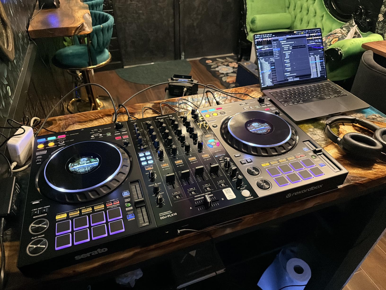 Pioneer DJ DDJ-FLX10 4-Channel DJ Controller, Track Separation, Black customer photo 1