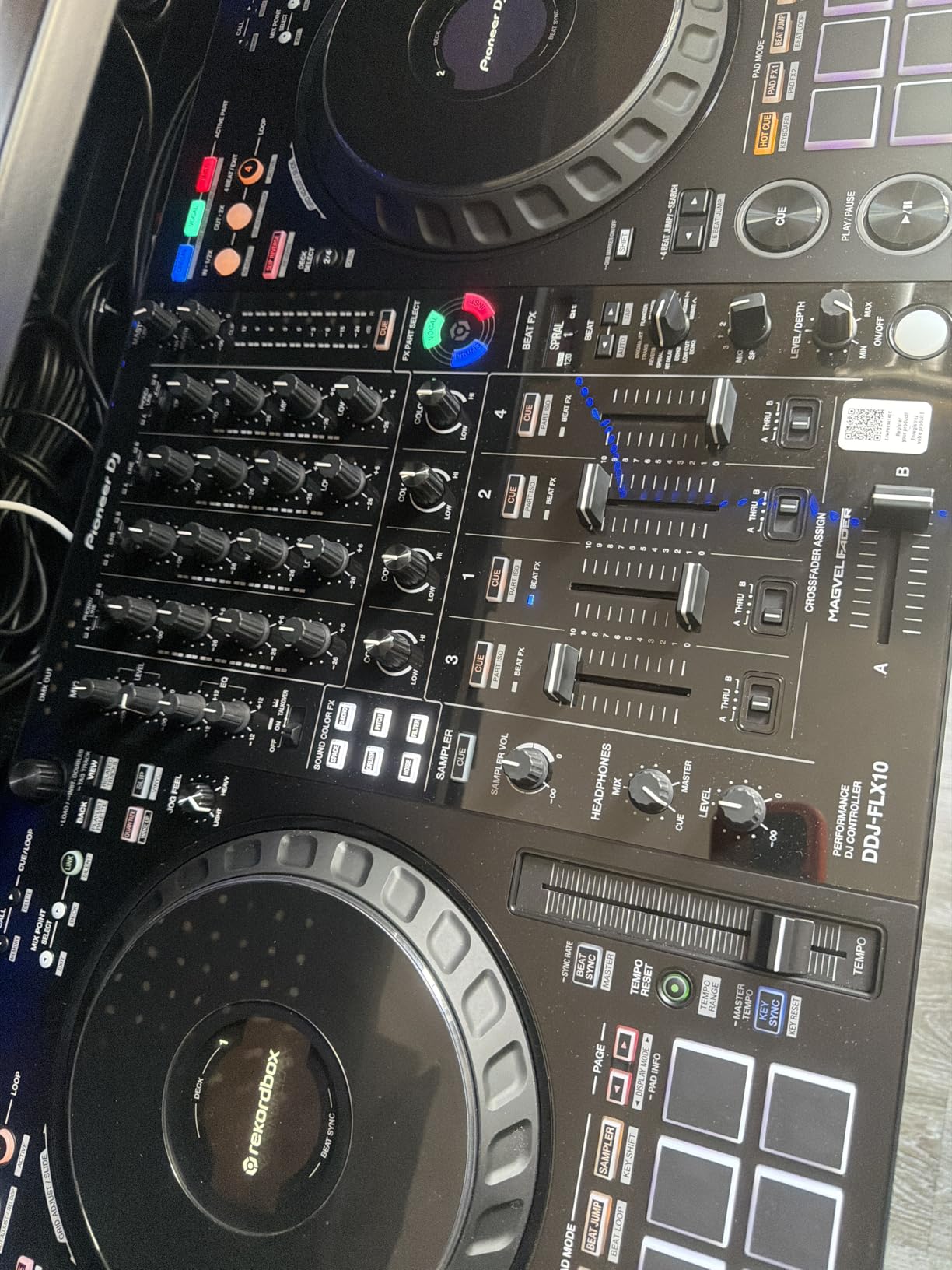 Pioneer DJ DDJ-FLX10 4-Channel DJ Controller, Track Separation, Black customer photo 2