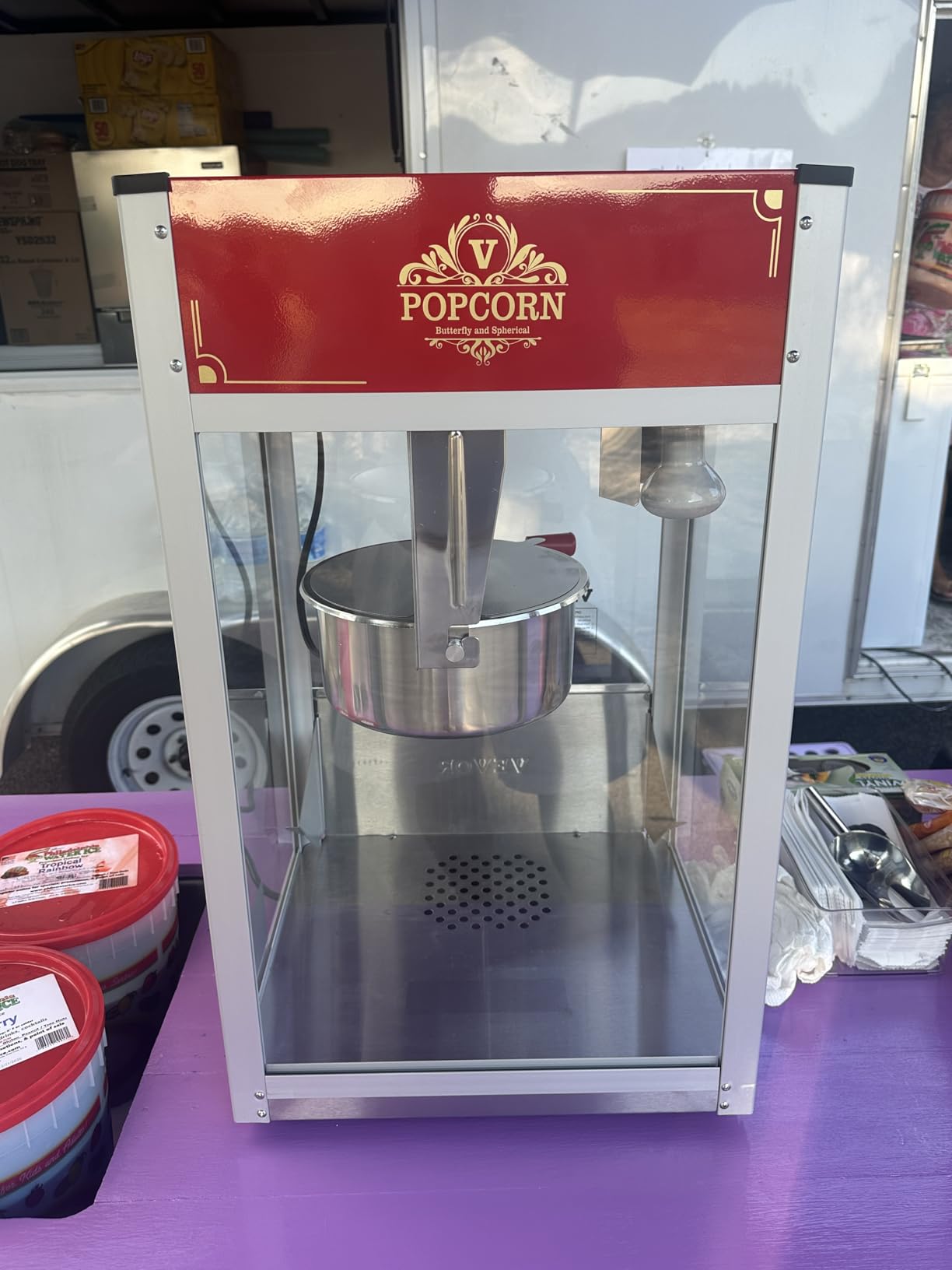 VEVOR Commercial Popcorn Machine, 12 Oz Kettle, 1440 W Countertop Popcorn Maker for 80 Cups per Batch, Theater Style Popper with 3-Switch Control Steel Frame Tempered Glass Doors, Red customer photo 2
