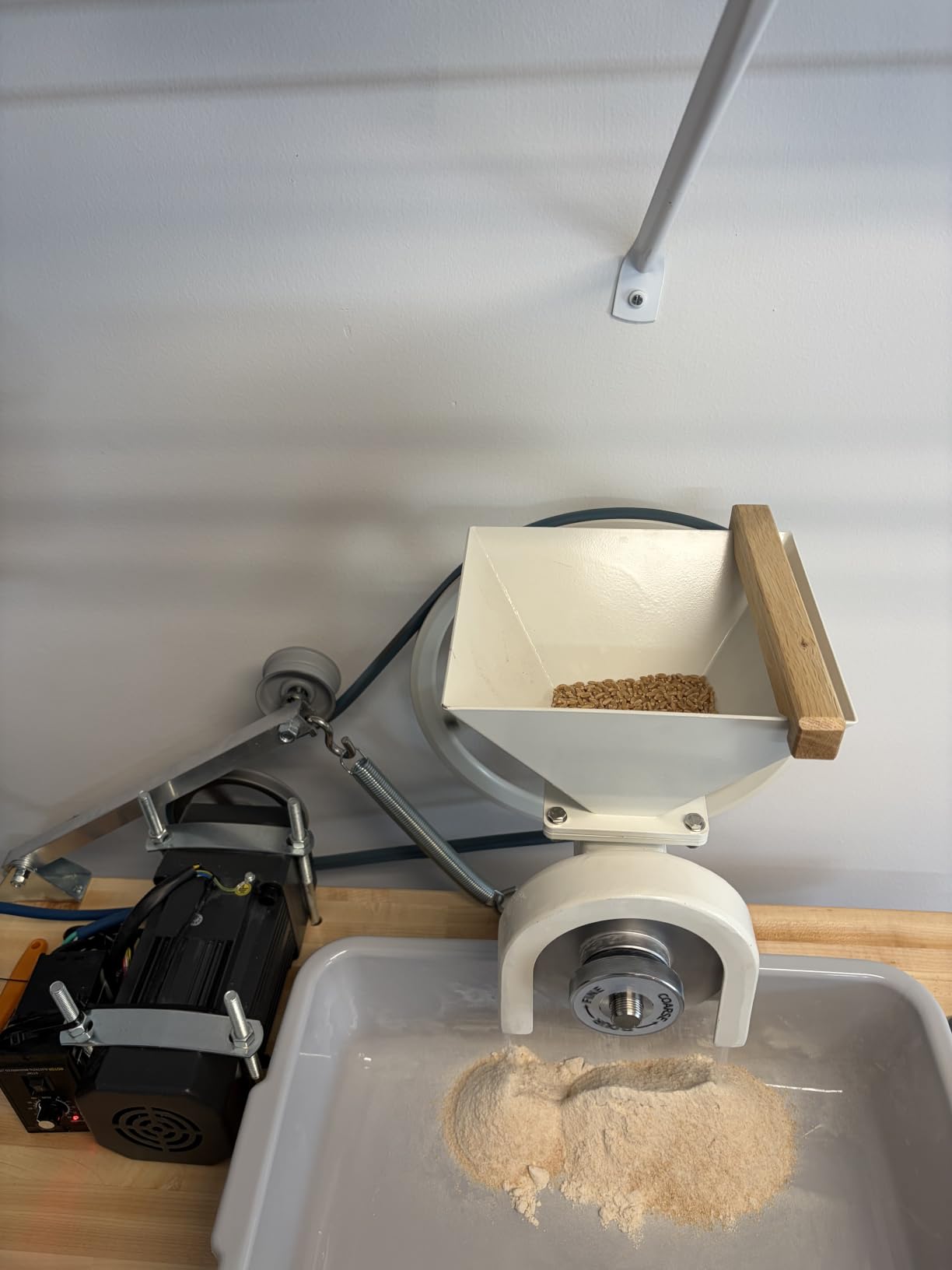 Manual Hand Grain Mill White | Heavy-Duty Hand Operated Food Grinder for Wheat, Corn, Oats, Coffee Beans, Rice & Dry Grains customer photo 1