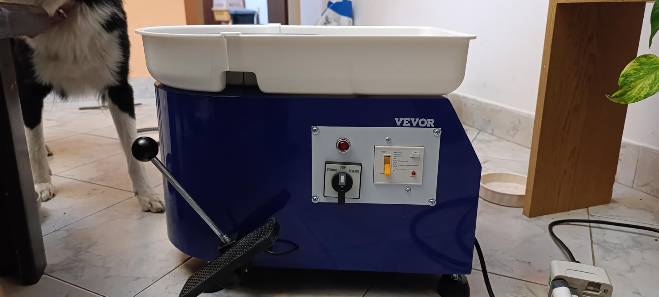 VEVOR Pottery Wheel, 11in Ceramic Wheel Forming Machine, Adjustable 60-300RPM Speed Handle and Foot Pedal Control, ABS Detachable Basin Sculpting Tool Apron Accessory Kit for Work Art Craft DIY 350W customer photo 1