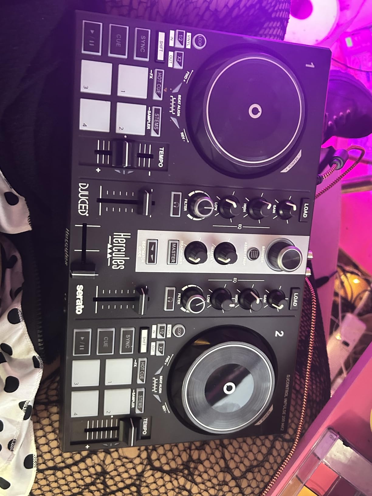 Hercules DJControl Inpulse 200 MK2 - Compact Controller - Serato & DJUCED customer photo 1