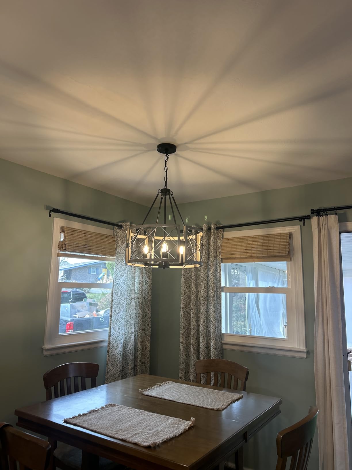 SANTOSTOCK D19'' Farmhouse Chandelier, 4-Light Adjustable Dining Room Light Fixture Kitchen Island Lighting, Rustic Hanging Lights for Entryway Foyer Bedroom Living Room, Black & White Oak customer photo 1