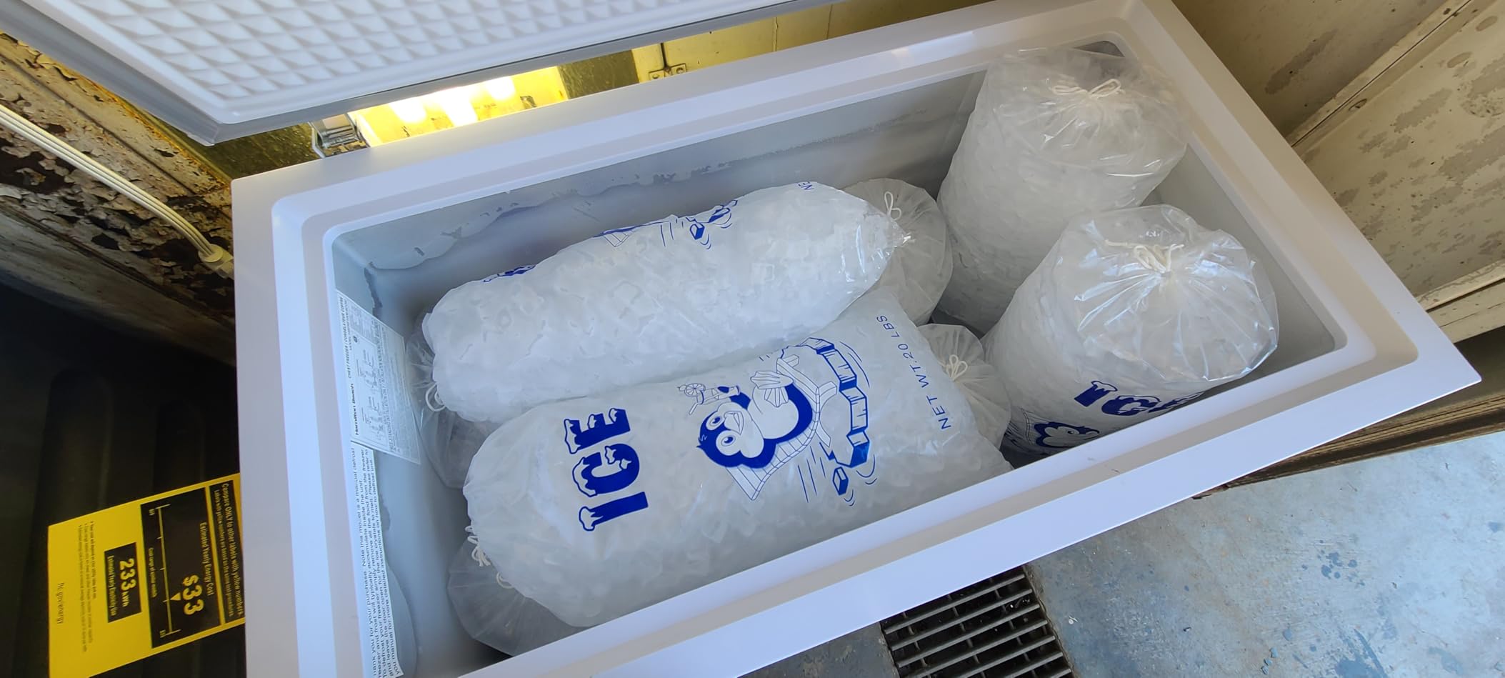 Hamilton Beach 14 cu ft Chest Freezer - White, Large Storage for Families, Space-Saving Flat Back, Front Drain, Garage Ready customer photo 2