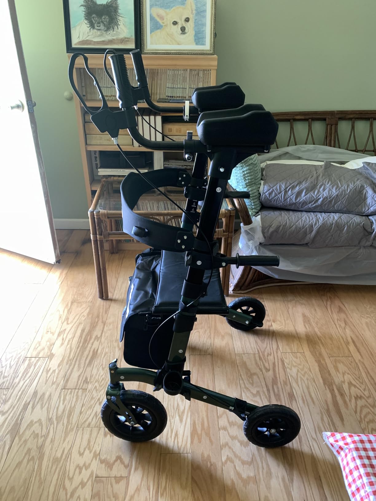 Helavo All Terrain Upright Walker with Flat-Free Solid Rubber Tires - Outdoor Stand Up Walker for Seniors - Tall Standing Rollator with Seat customer photo 1