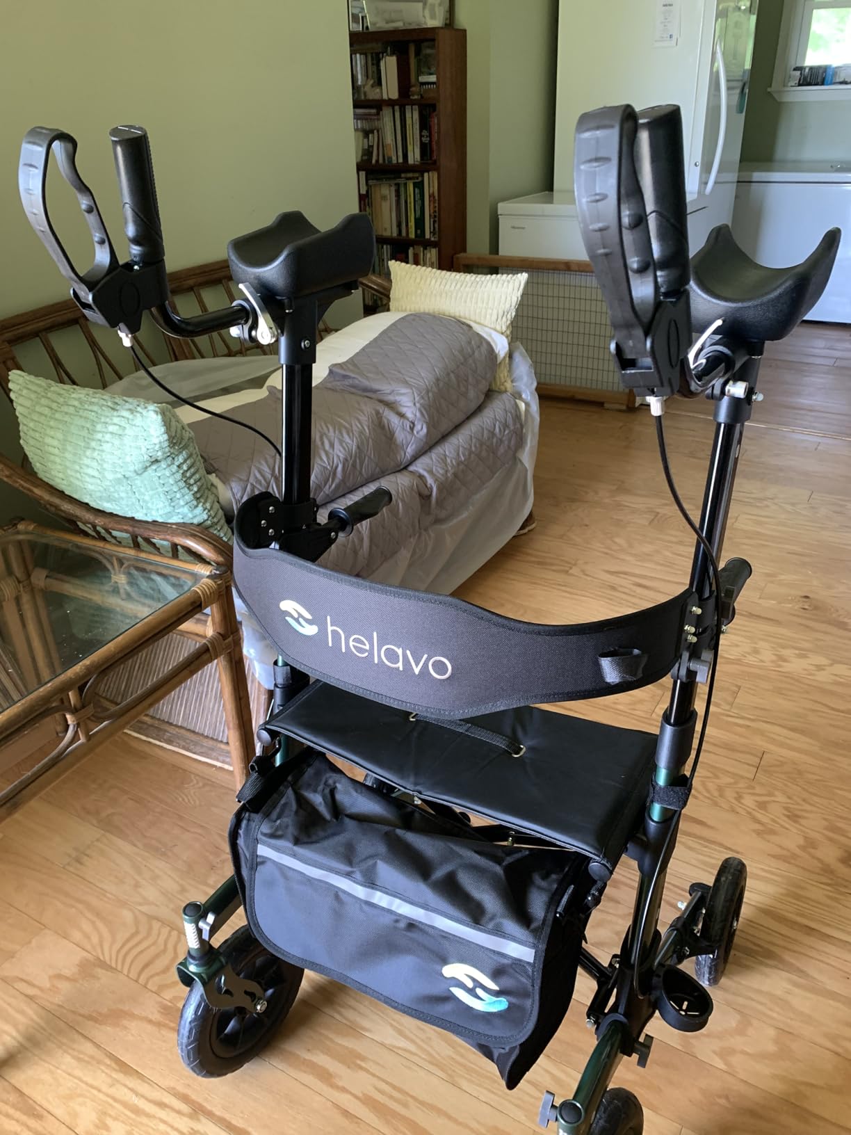 Helavo All Terrain Upright Walker with Flat-Free Solid Rubber Tires - Outdoor Stand Up Walker for Seniors - Tall Standing Rollator with Seat customer photo 2