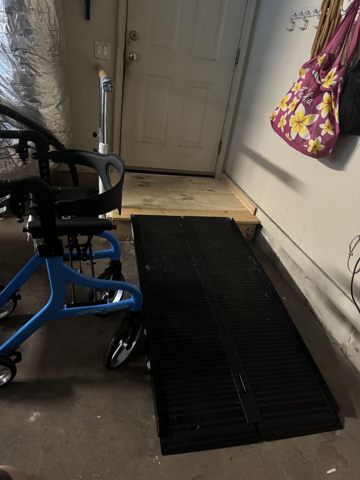 Portable Wheelchair Ramp 4FT, Anti-Slip Aluminum Folding Portable Ramp, Wheelchair Ramps for Home, Weight Capacity Up to 800 LBS, with Transition Plates Above and Below, Loading Dock Plates customer photo 1