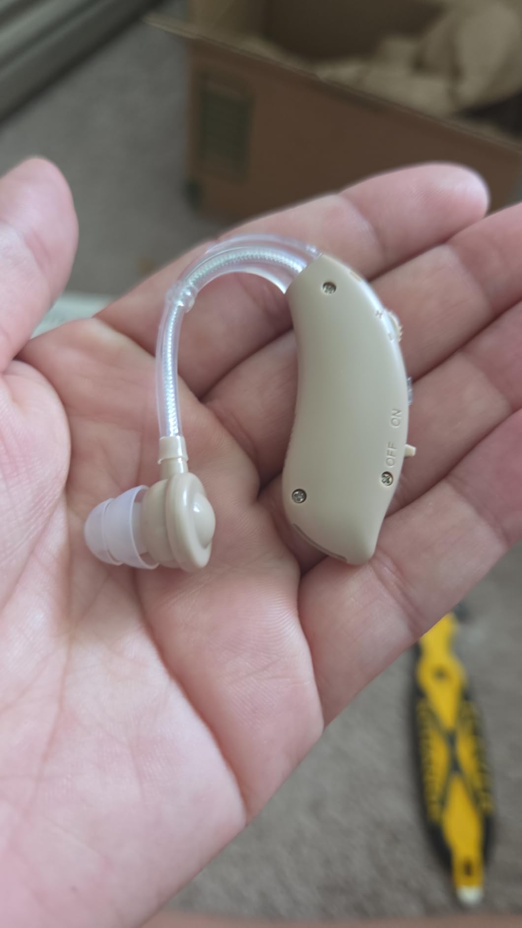 DELLONA High-Performance Hearing Aids for Seniors, OTC Rechargeable Hearing Aid for People with Severe Hearing Loss with Intelligent Noise Reduction (Pair), 4 Modes, Beige customer photo 2