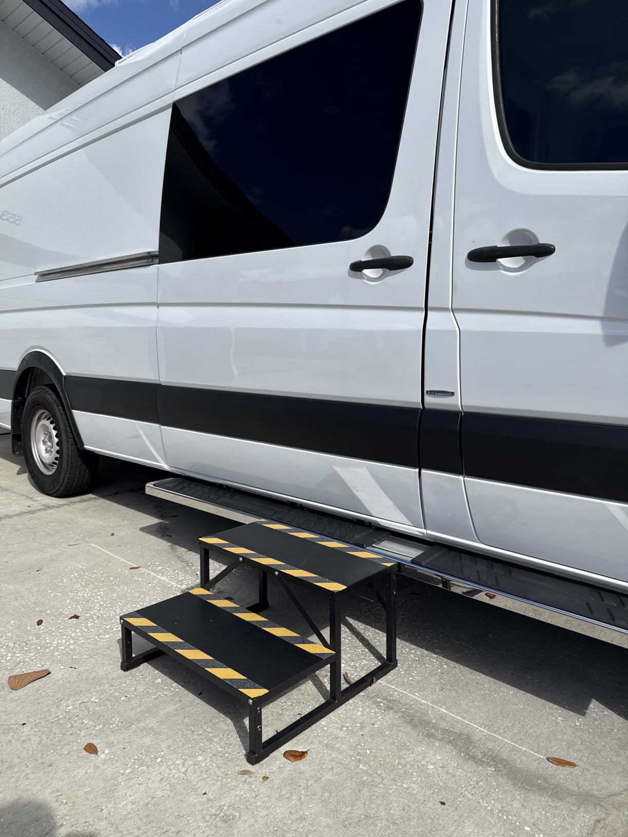 TOCRETOARE RV Steps with Handrail, 4 Steps Ladder Hot Tub Steps with Handrail, Portable Stairs Steps for 5th Wheel RV, Mobile Home Stairs Outdoor RV Step customer photo 2