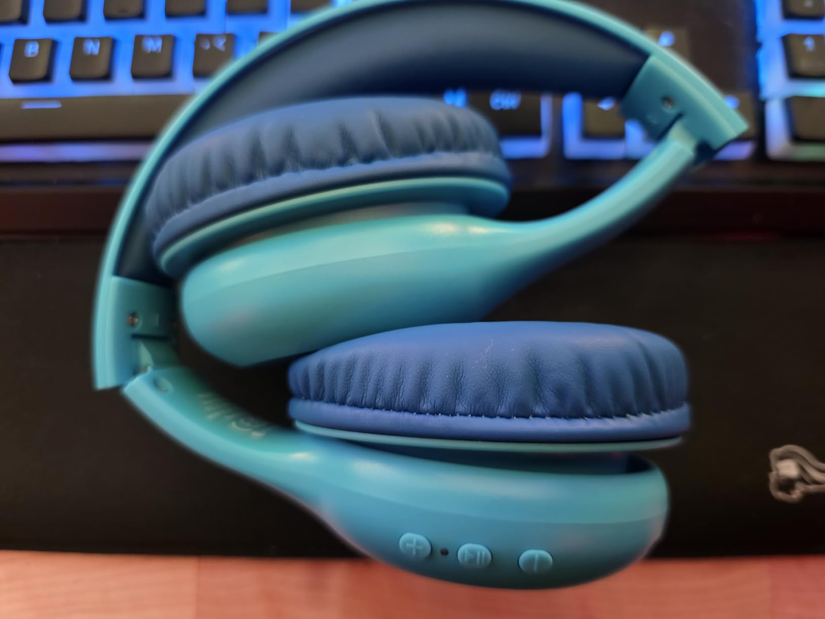 EarFun K2 Kids Bluetooth Headphones for School, Kids Headphones with Mic | Volume Limited, 60H Playtime, Built-in Mic, Stereo Sound, Foldable Over-Ear Headphones for Kids/Toddler/Travel/Tablet, Blue customer photo 1