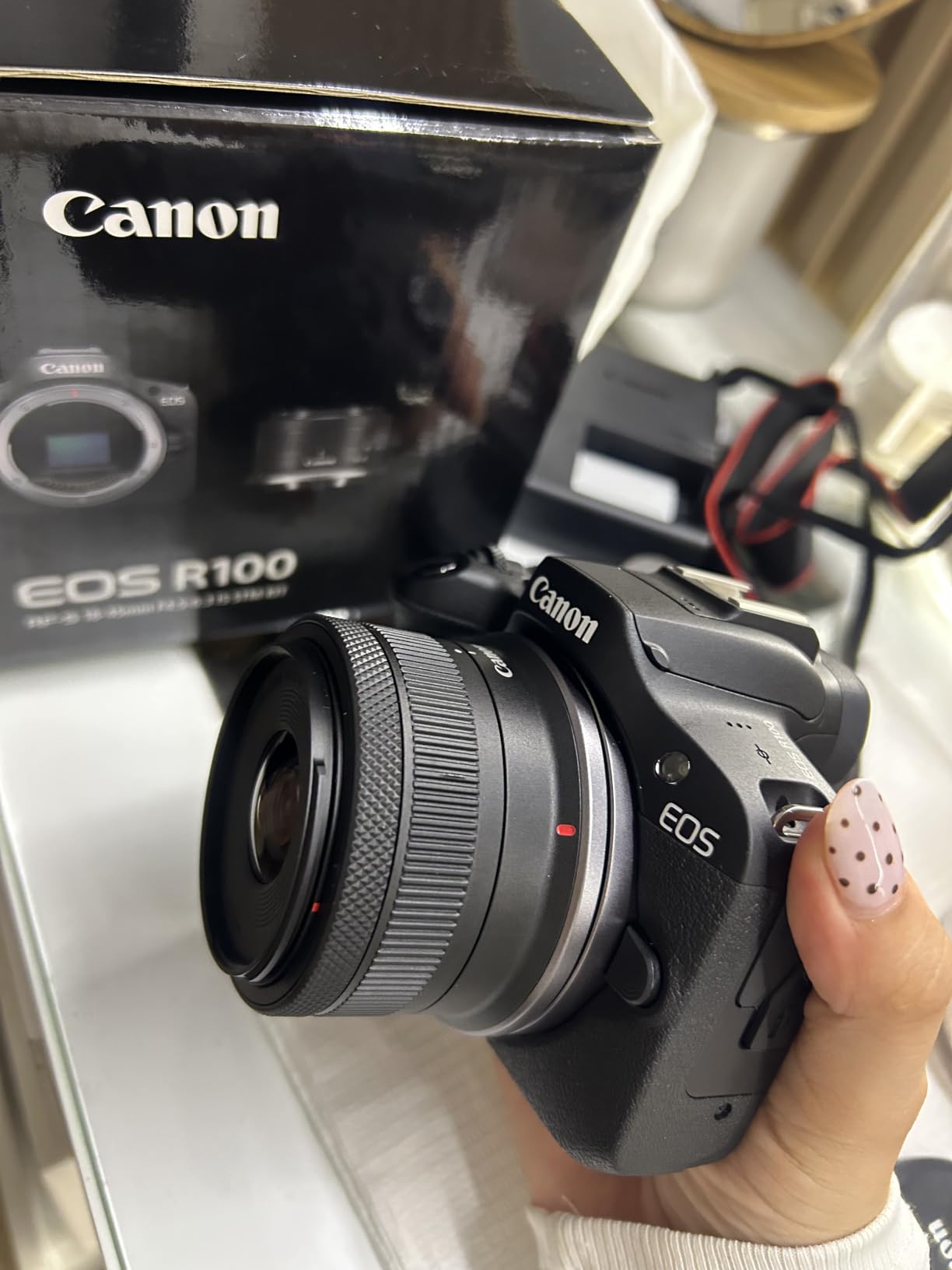 Canon EOS R100 Mirrorless Camera RF-S18-45mm F4.5-6.3 is STM Lens Kit, 24.1 Megapixel CMOS (APS-C) Sensor, 4K Video, Wi-Fi & Bluetooth, Beginner Photographers and Creators, Digital Camera, Black customer photo 1