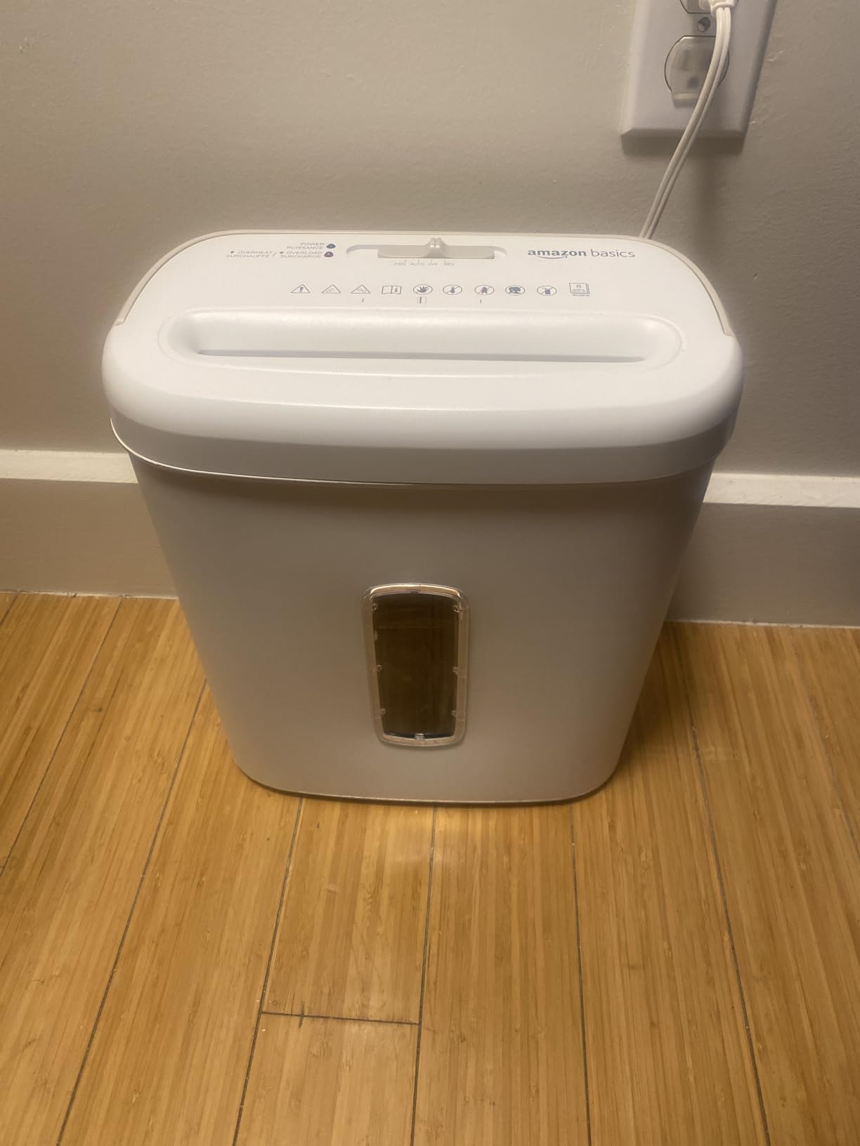 Amazon Basics 8-Sheet Cross Cut Paper and Credit Card Shredder for Security, Heavy Duty, White customer photo 1