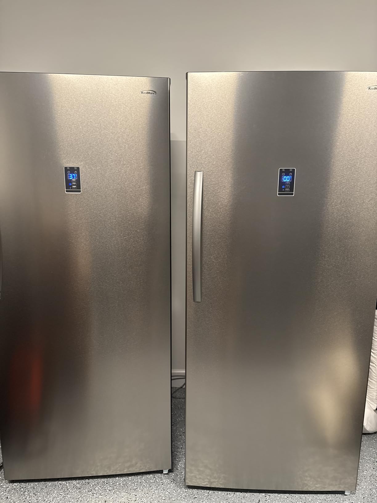 KoolMore 21 cu. ft. Upright Convertible Freezer/Refrigerator, 2-in-1 Appliance, Great Storage for Fresh or Frozen Food and Drinks, Clear Shelves and Drawers (Silver) (KM-RUF-21S) customer photo 2