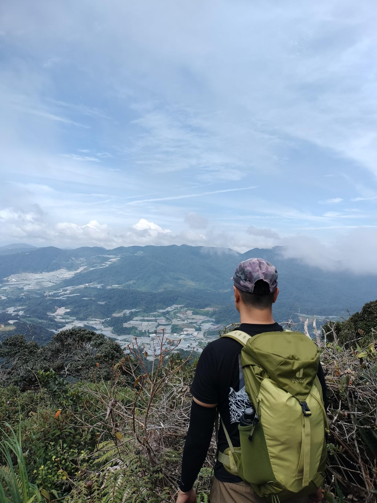 AC Lite 16L Hiking & Daypack Backpack with Steel Frame & Superior Breathability - Atlantic-Ink customer photo 1