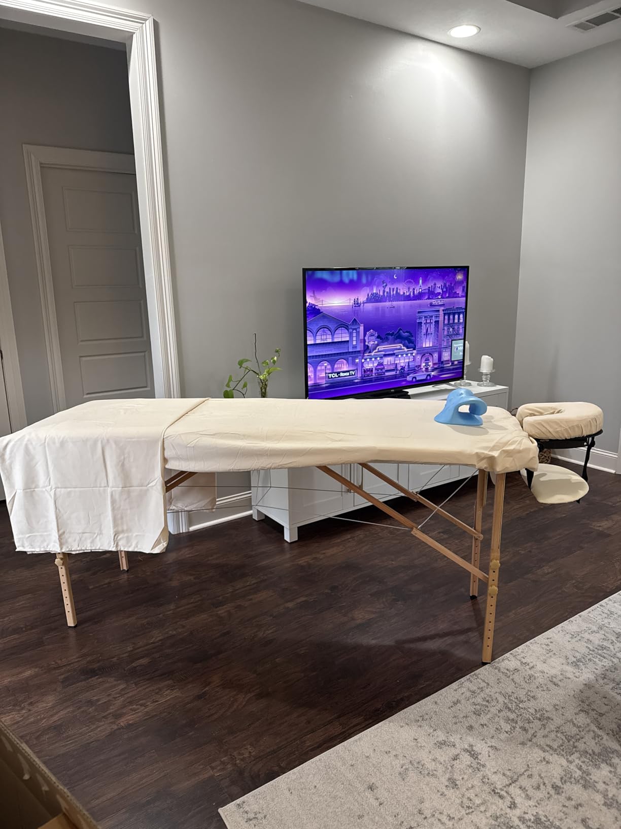 VIRRMO Portable Massage Table with Neck Stretcher, Adjustable Lash Bed Massage Bed Tattoo Table for Eyelash Extensions Beauty Tattoo,Black customer photo 1
