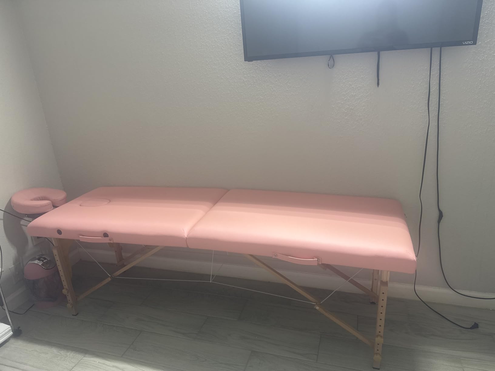 VIRRMO Portable Massage Table with Neck Stretcher, Adjustable Lash Bed Massage Bed Tattoo Table for Eyelash Extensions Beauty Tattoo,Black customer photo 2