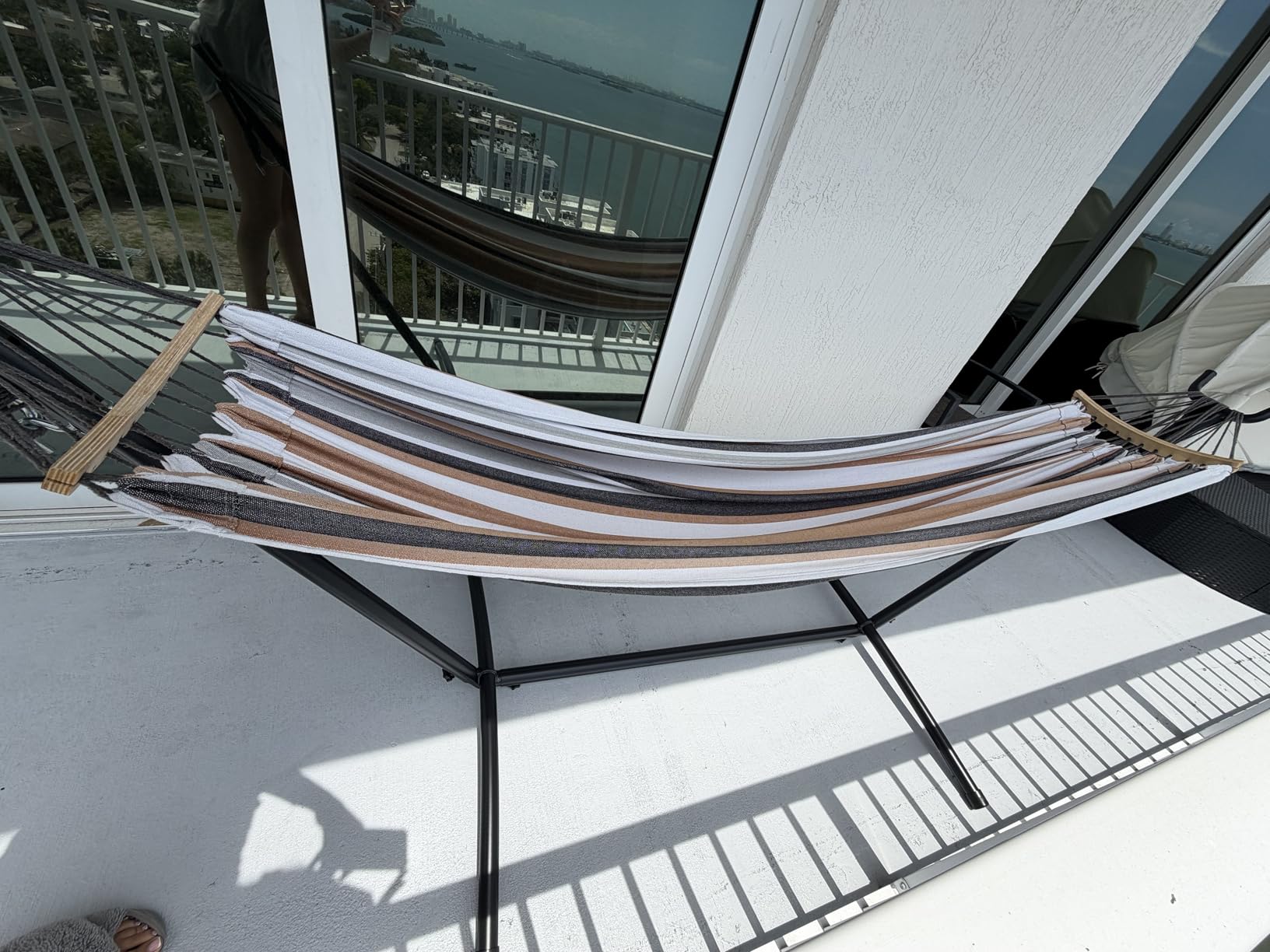 SZHLUX Hammock with Stand for Outside, Hamaca Con Base | 450lb Capacity Steel Stand, Premium Carry Bag Included and Two Anti Roll Balance Beam customer photo 2