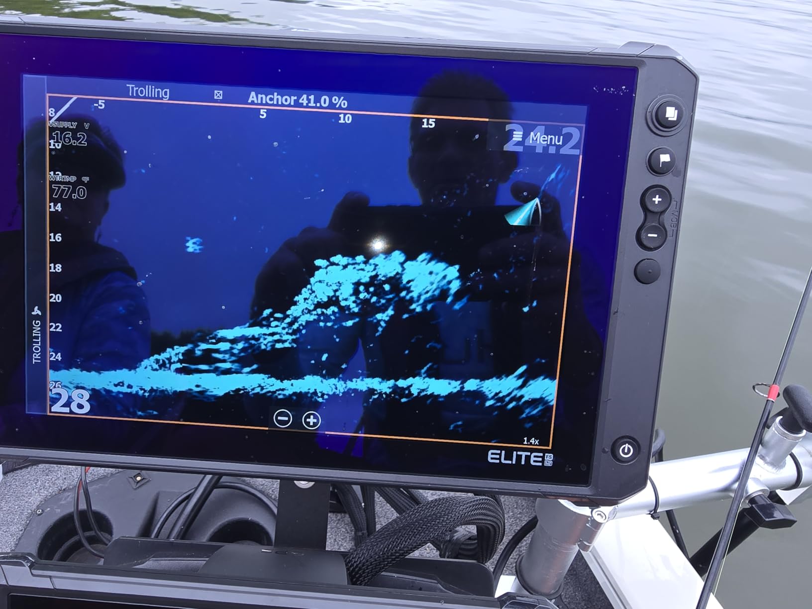 Lowrance ActiveTarget 2 (AT2) and ActiveTarget 2 XL (AT2 XL) Live Sonar Transducers customer photo 2