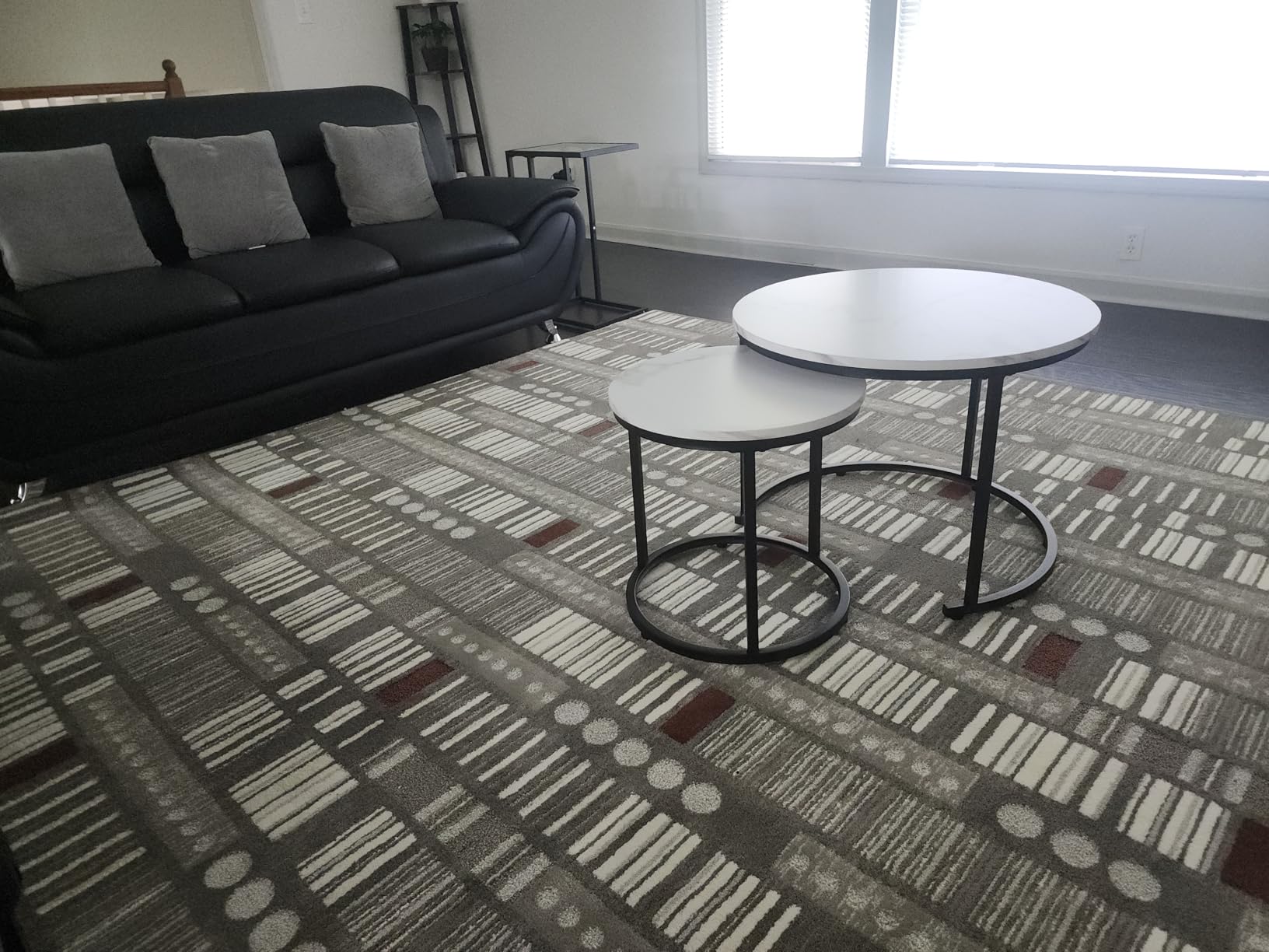 aboxoo Round Nesting Coffee Table Side Table Set of 2 End Tables for Living Room Bedroom Balcony, White Faux Marble Wooden Table Accent Coffee Table with Black Steel Frame customer photo 1