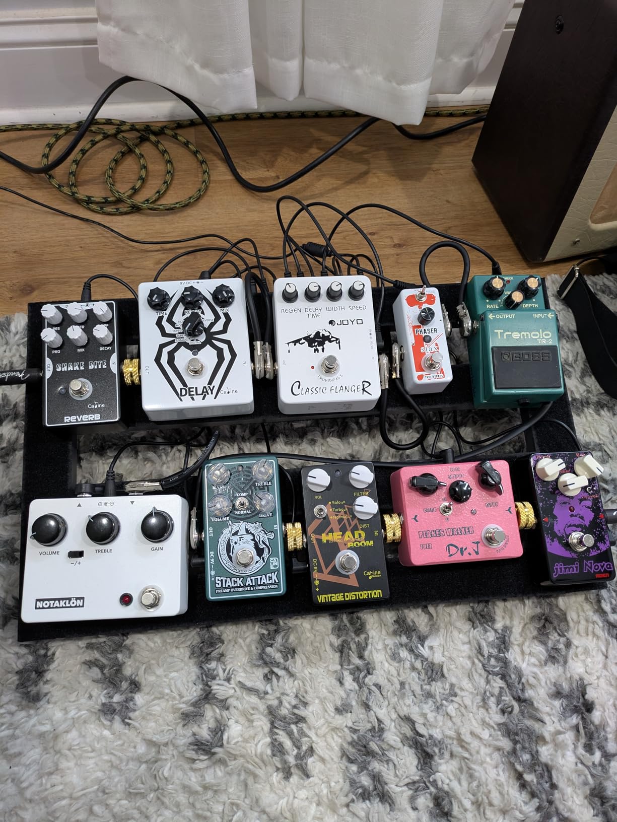 Ghost Fire Guitar Pedal Board Aluminum Alloy 1.76lb Super light Effect Pedalboard 19.8''x11.5'' with Carry Bag and Effects Pedal Patch Cables(3 Pack) customer photo 1