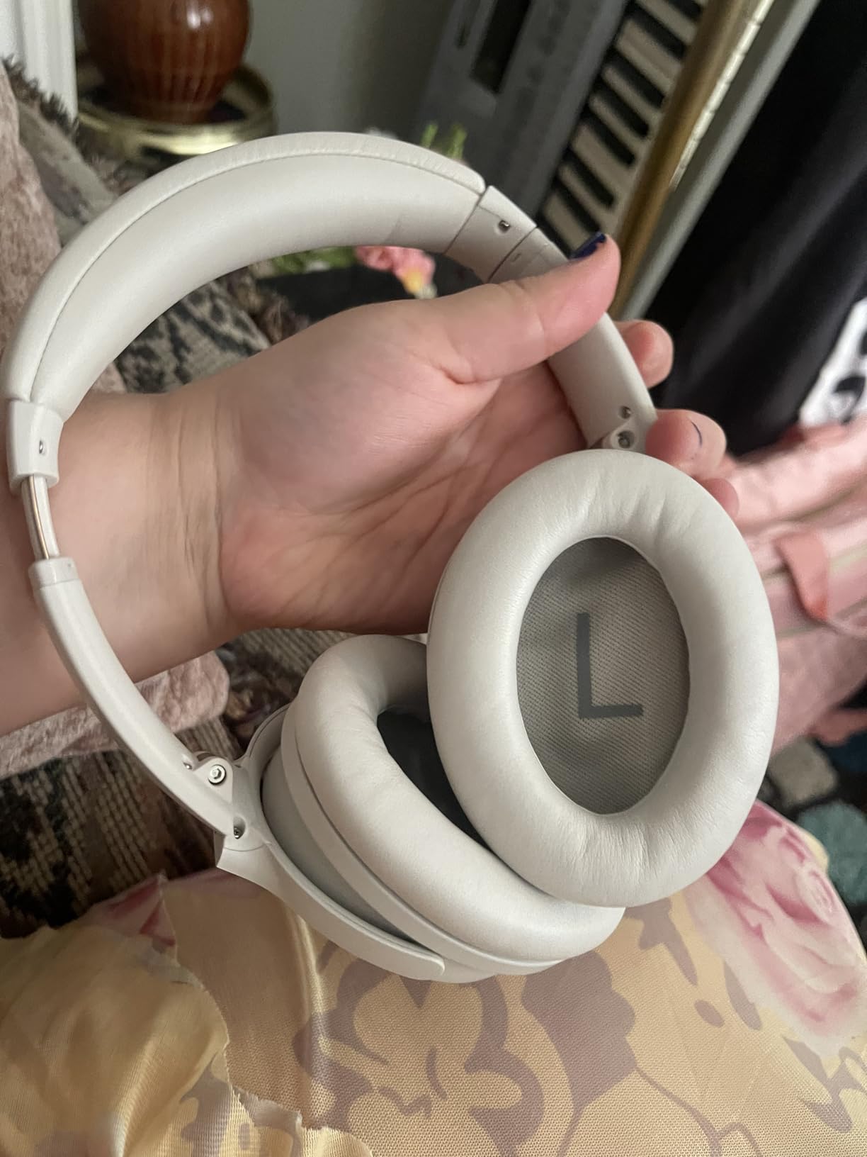 Bose QuietComfort Headphones - Wireless Bluetooth Headphones, Active Over Ear Noise Cancelling and Mic, USB-C Charging, Deep Bass, Up to 24 Hours of Playtime, Black customer photo 1