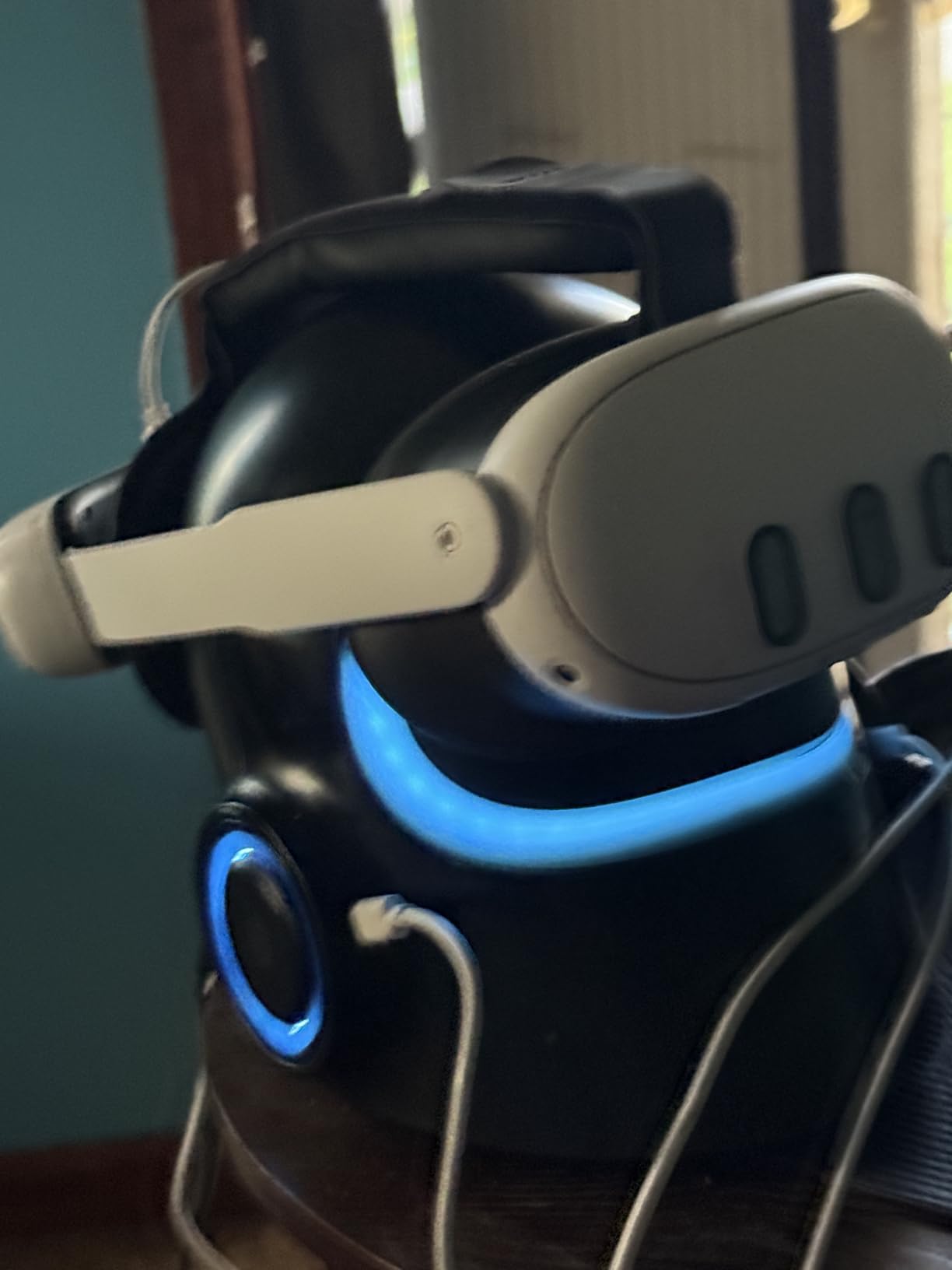 Meta Quest 3 512GB, VR Without Wires, Gorilla Tag Cardboard Monkenaut Bundle, Amazon Exclusive, 3-Month Trial of Meta Horizon+ Included customer photo 1