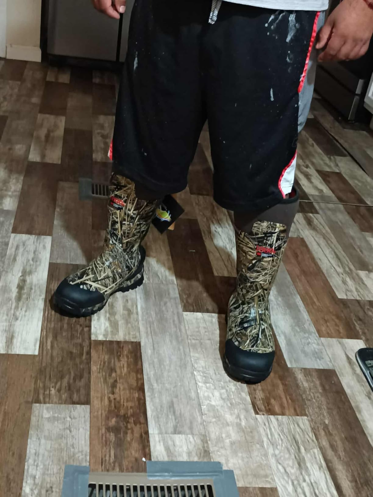 Insulated Waterproof Hunting Boots for Men - 1000G Thinsulate, 5mm Neoprene, Rubber Camo Boot, 17-inch Shaft, Anti-Slip Traction Outsole customer photo 1