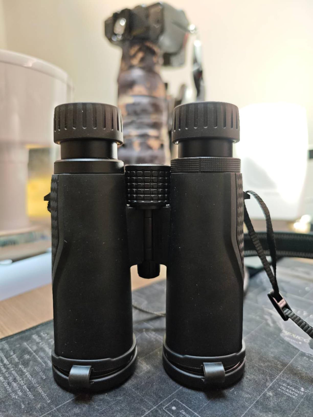 Premium ED HD Binoculars 8x42 for Adults, Waterproof & Fogproof with Magnesium Alloy Body, BAK4 Prism - High Power Binoculars for Bird Watching, Hunting, Travel & Outdoor Sports, Compact customer photo 2