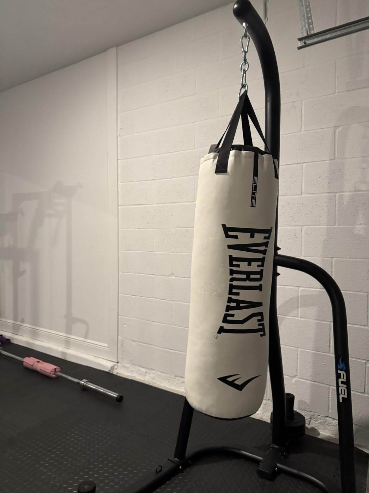 Everlast Elite Punching Bag | Durable Boxing MMA, Adults | Muay Thai customer photo 1