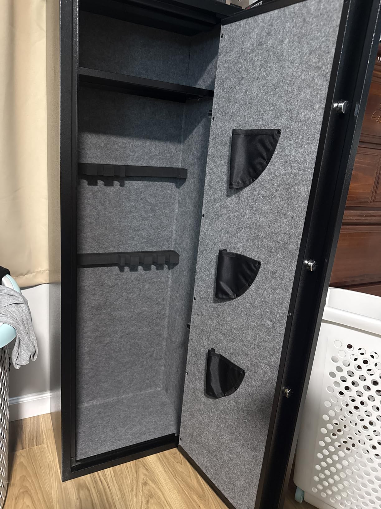 EMAXEE 8-15 Biometric Gun Safe Rifle, Large Gun Safes for Home Rifle and Pistols with Upgraded Panel and LED Light, Quick Access Fingerprint Gun Cabinet with Removable Shelf (No Assembly Required) customer photo 1