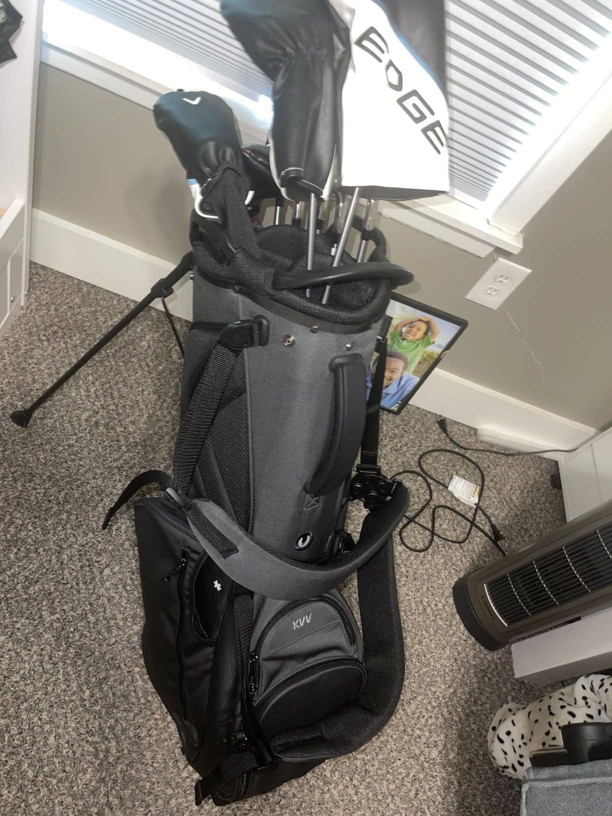 KVV Lightweight Golf Stand Bag with 7 Way Full-Length Dividers, 5 Zippered Pockets, Automatically Adjustable Dual Straps，Elegant Design customer photo 1